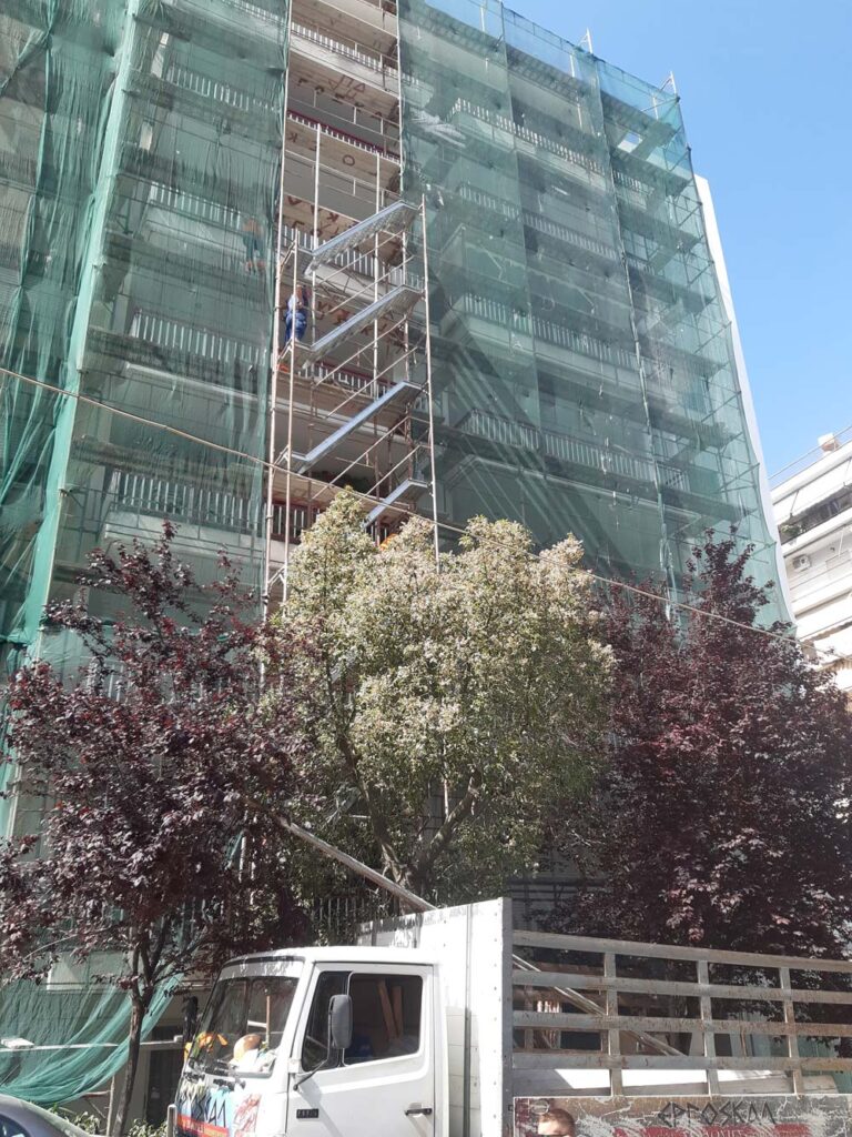 Σκαλωσιές με κλιμακοστάσιο ανόδου, καθόδου